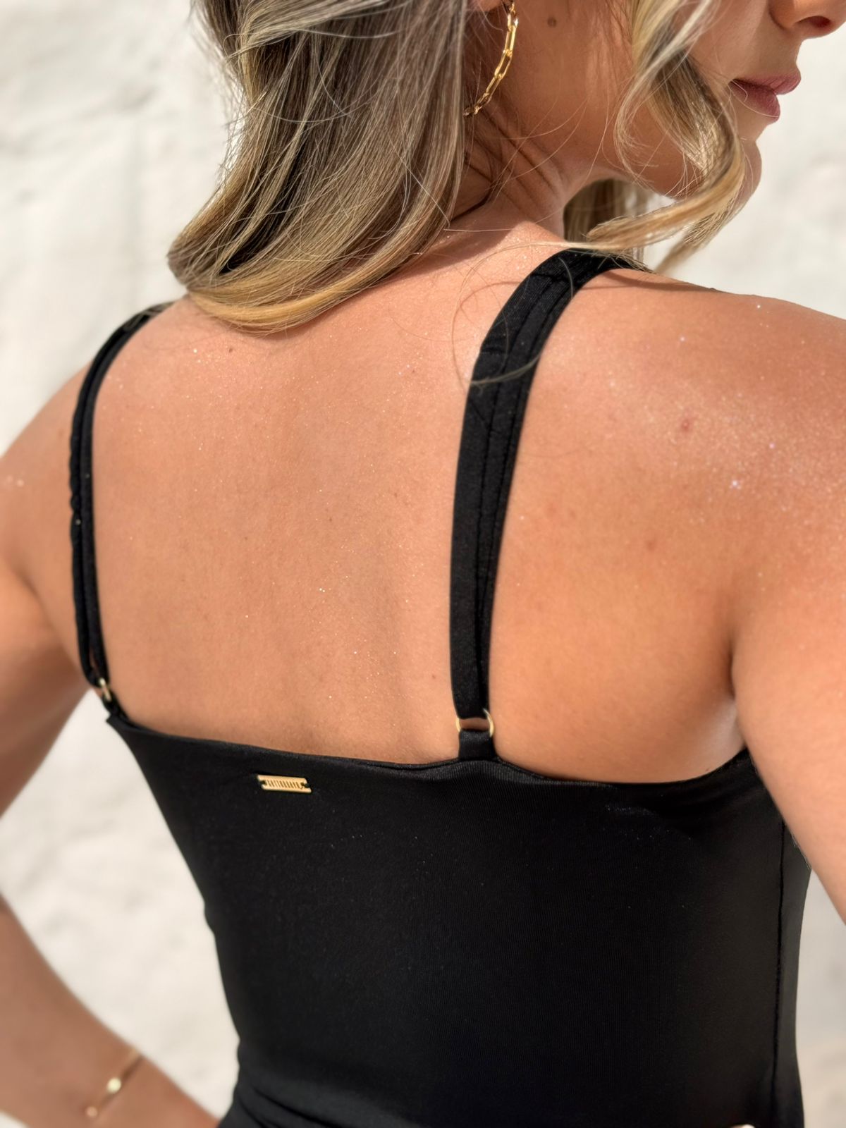 One Piece Classic Black – Vera